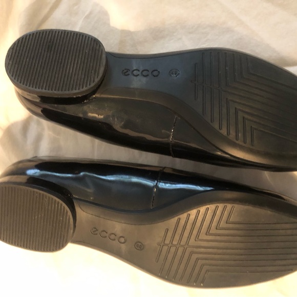 Ballet flats, ECCO brand, black patent leather, size 40, size 9 - Picture 6 of 7